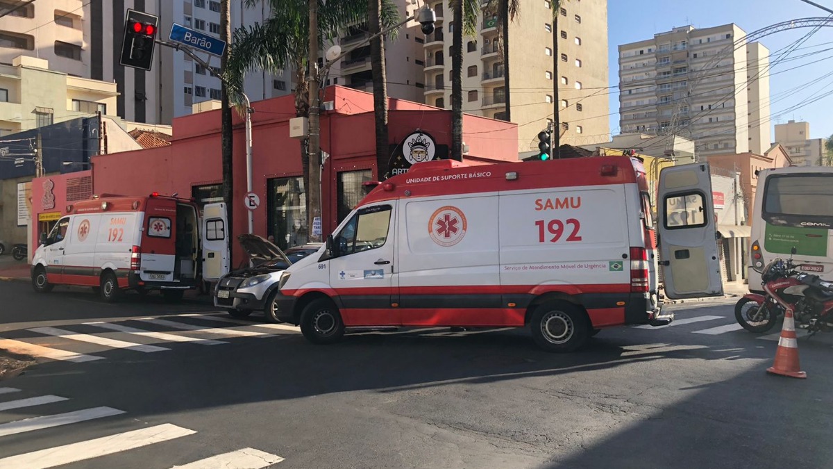 acidente ônibus trânsito