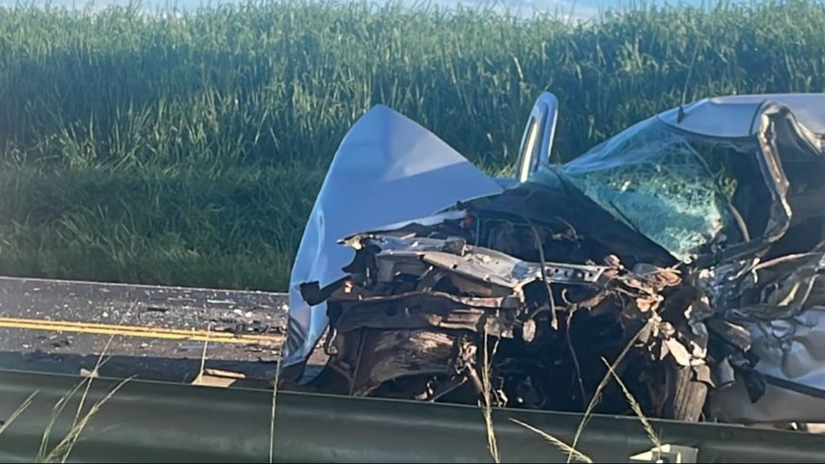 Acidente entre três veículos deixa um