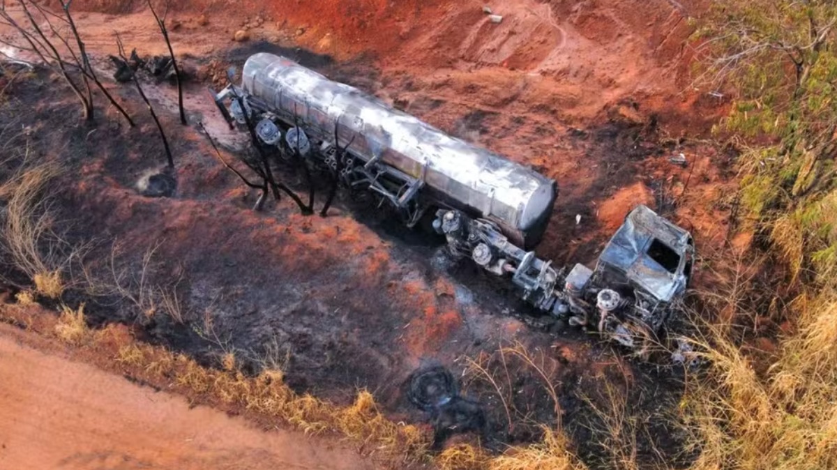 acidente caminhão combustível