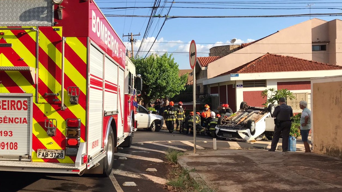 semáforo ruas Angélica Vitor Rebouças
