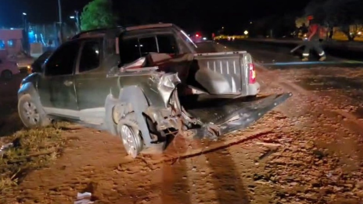 Mulher fica ferida em acidente