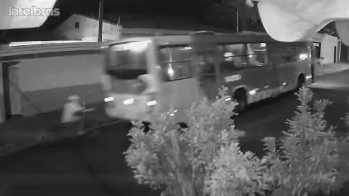 Acidente ônibus adolescente