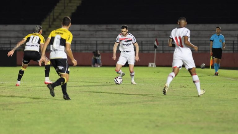 Allan Aal lamenta falta de “refino”