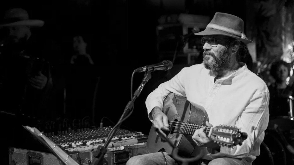 Almir Sater se apresenta