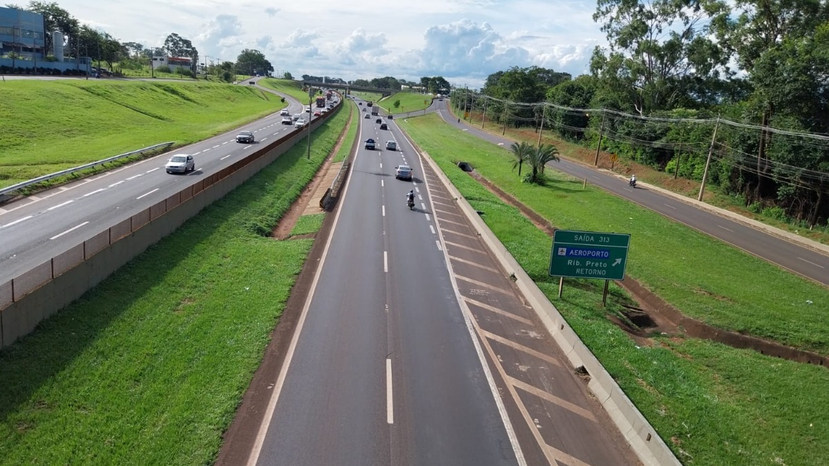 Trânsito feriado Ribeirão