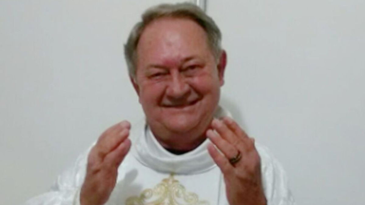 Morre o padre Antônio Sávio