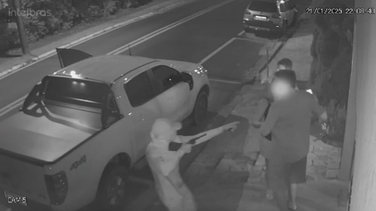 Família é abordada por dois homens