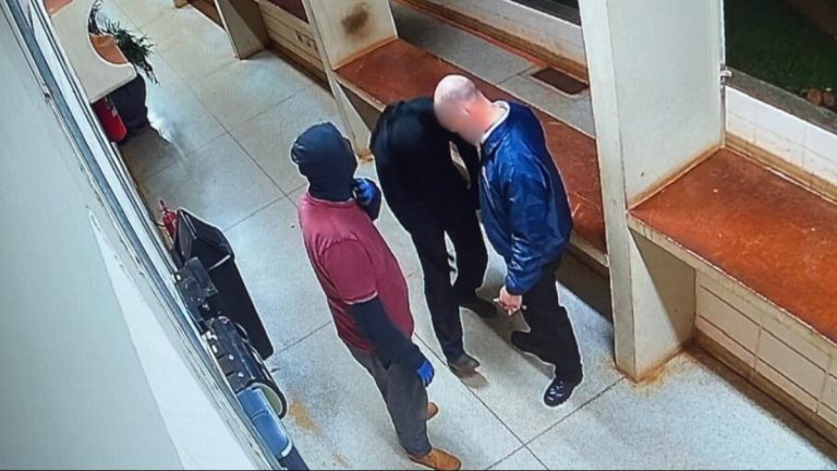 Criminosos armados fazem funcionários de hospital