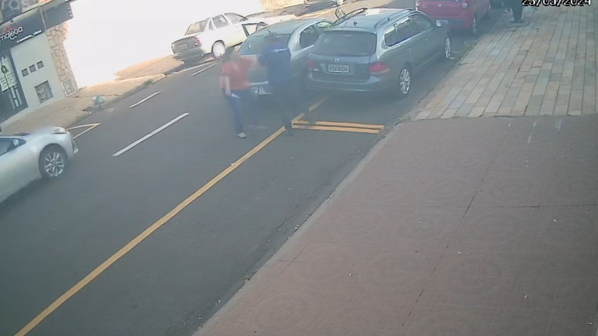 Homem fica ferido após ser atropelado