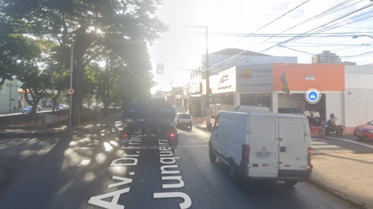 obras na avenida Francisco Junqueira