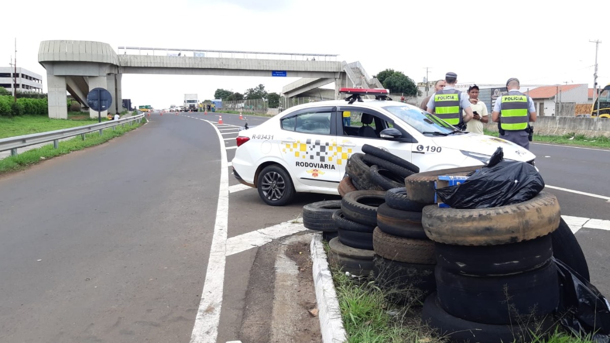 Rodovia Candido Portinari bloqueada
