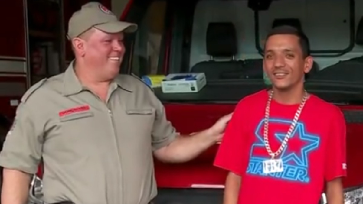 Bombeiro reencontra jovem