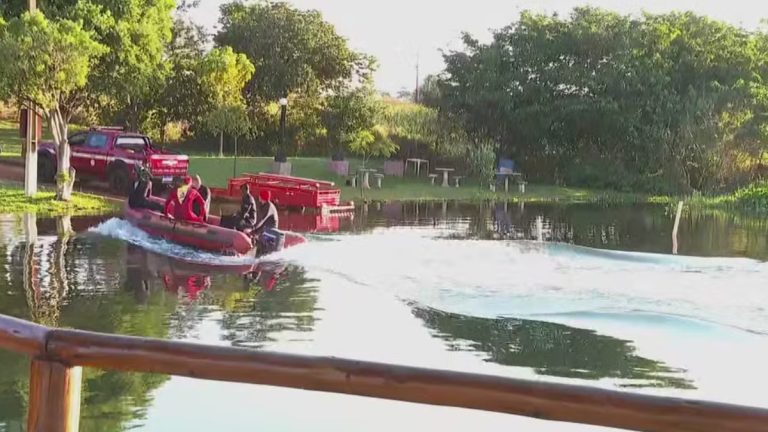 Bombeiros suspendem buscas pelo corpo do