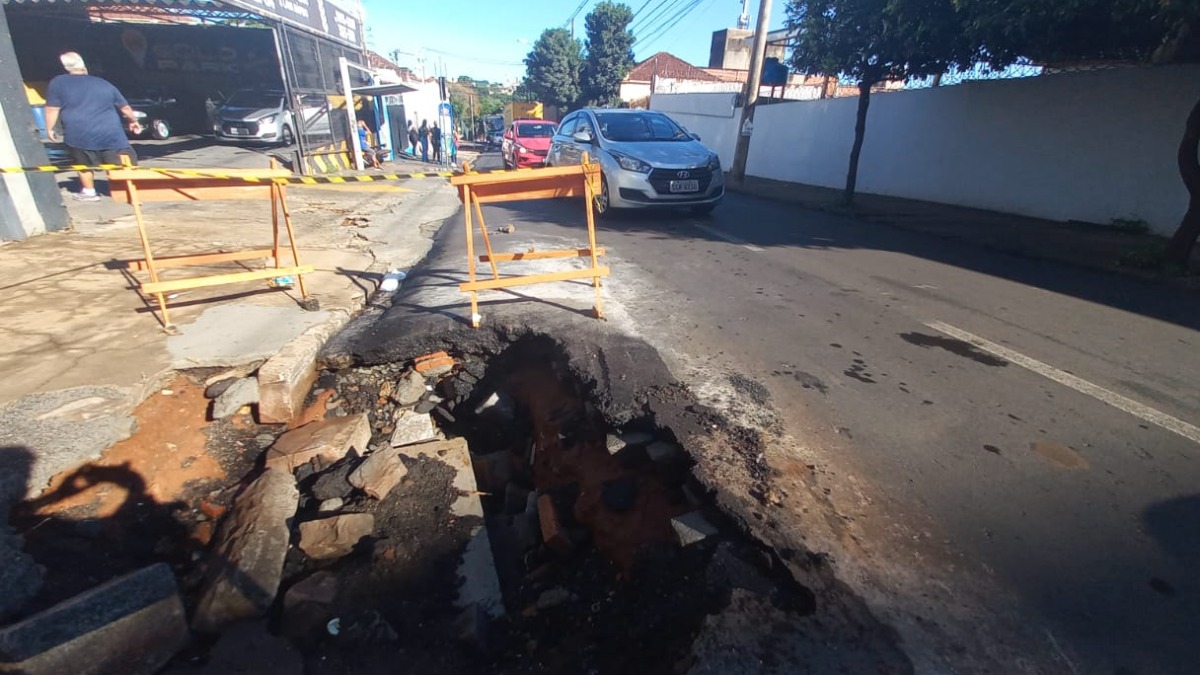buraco rua Lafaiete
