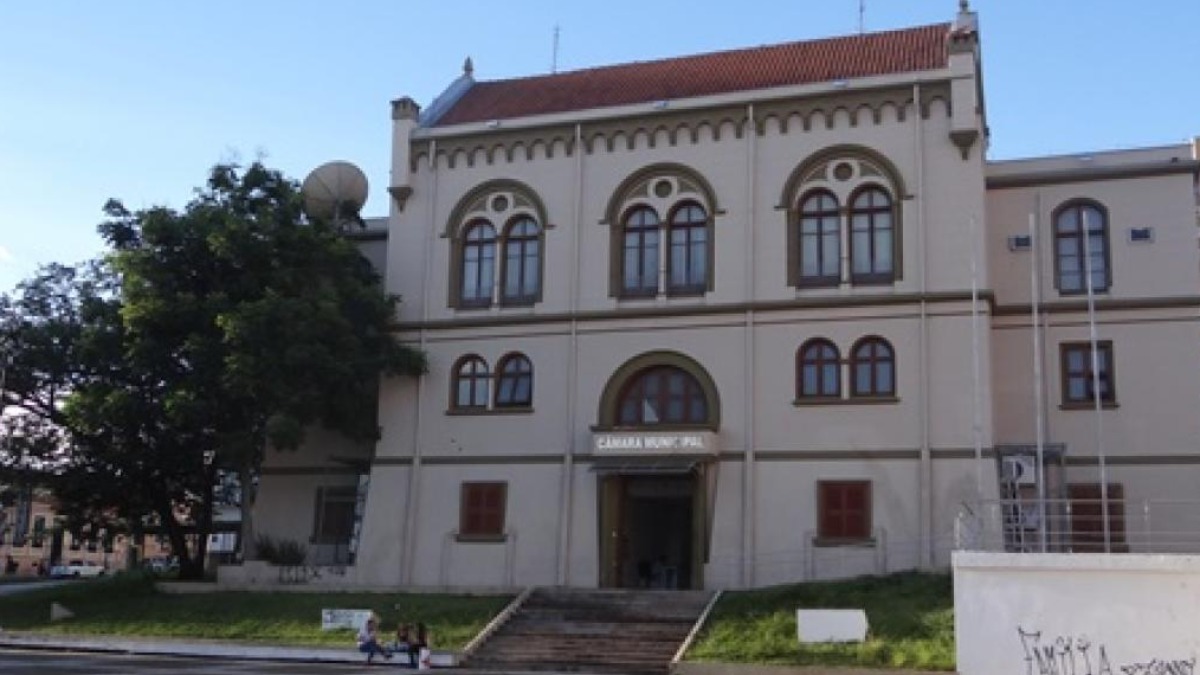 Câmara de São Carlos aprova redução