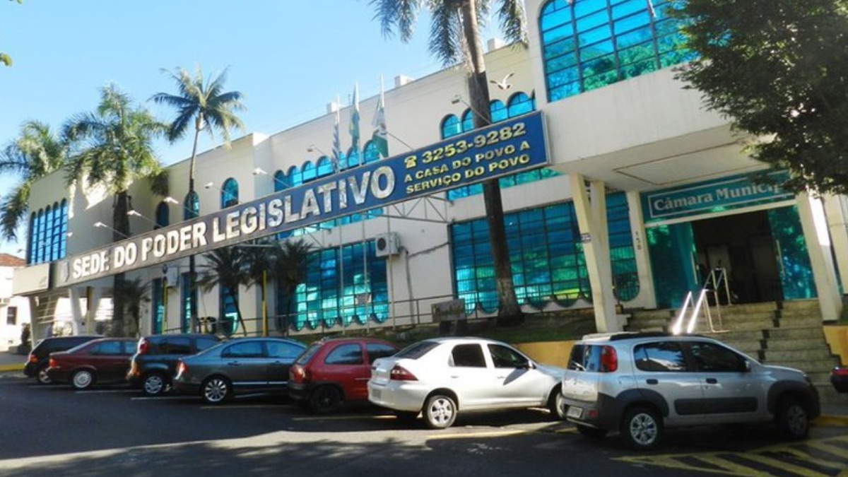 Presidente da Câmara deixa o posto