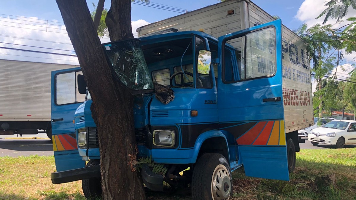 acidente caminhão Ribeirão