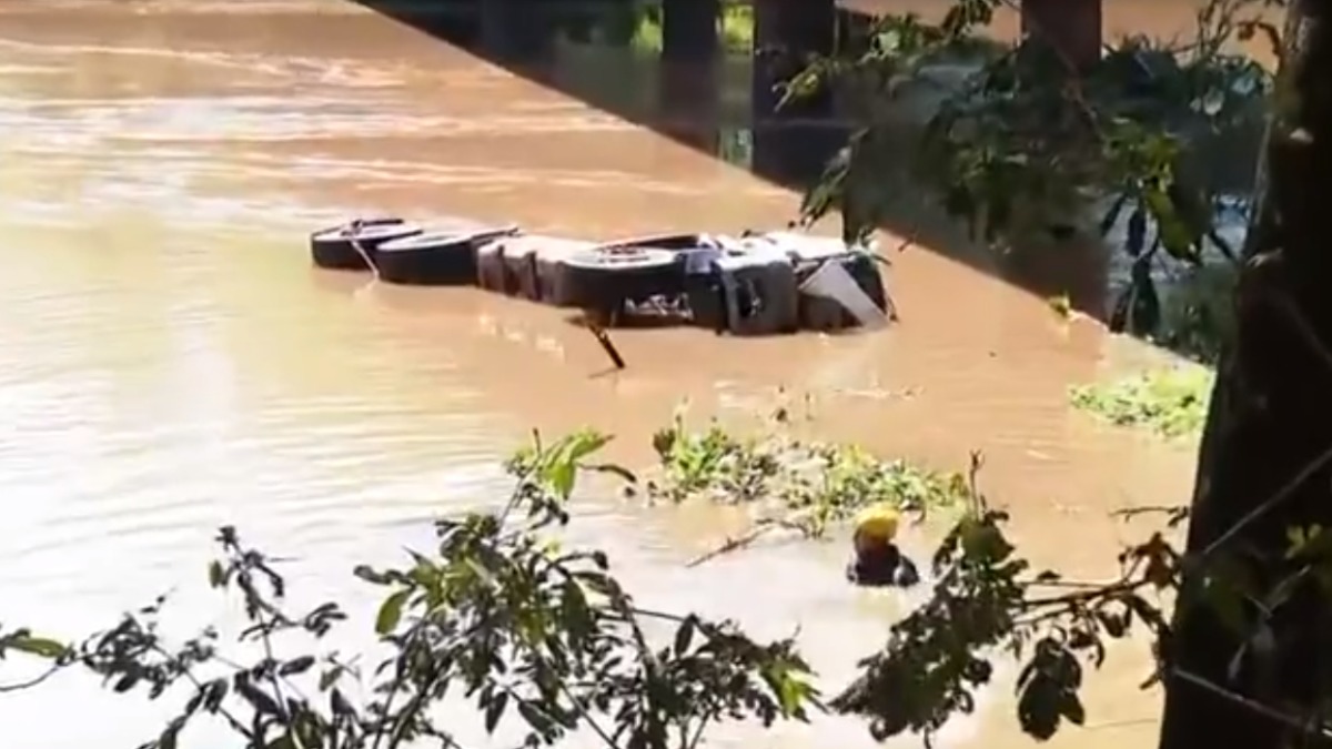 Bombeiros seguem na busca pelo motorista