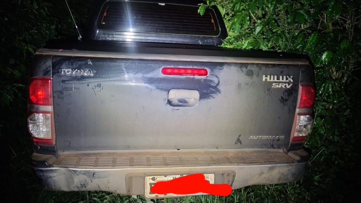 Dois homens são presos após roubarem