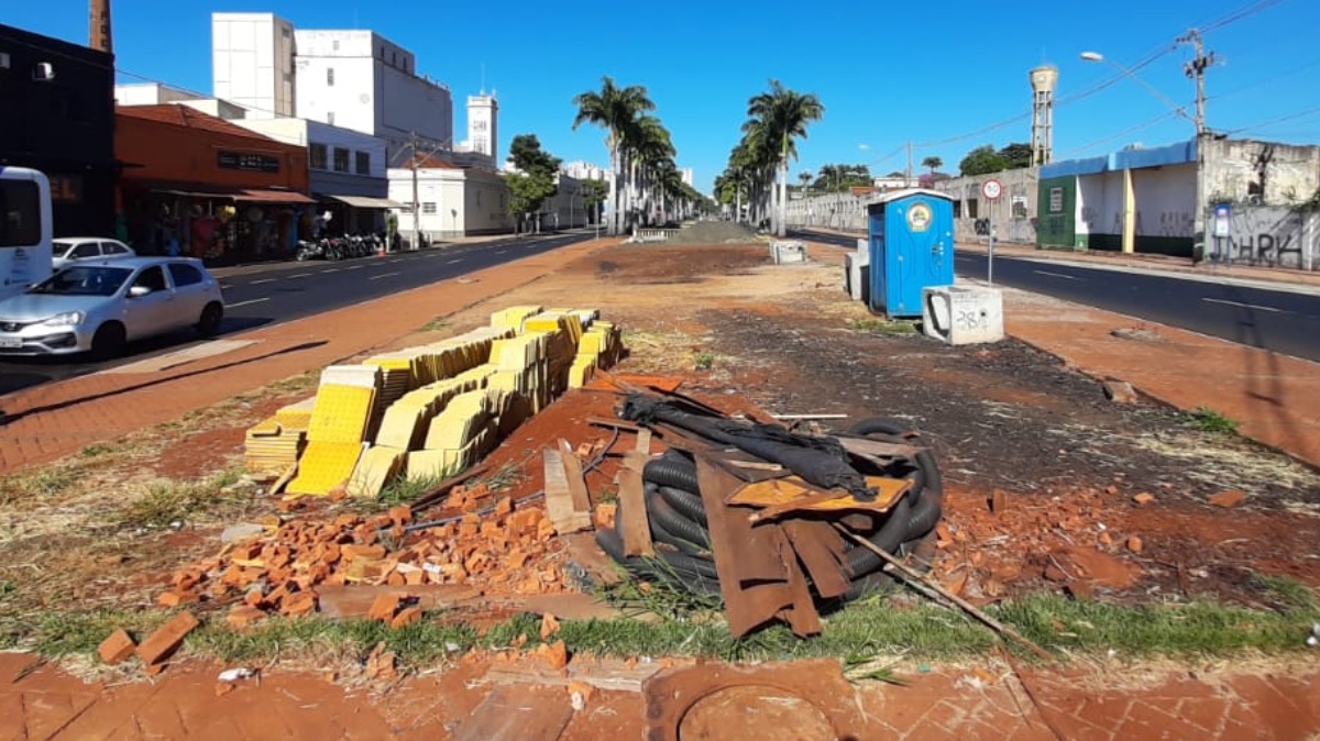 canteiro de obras abandonado