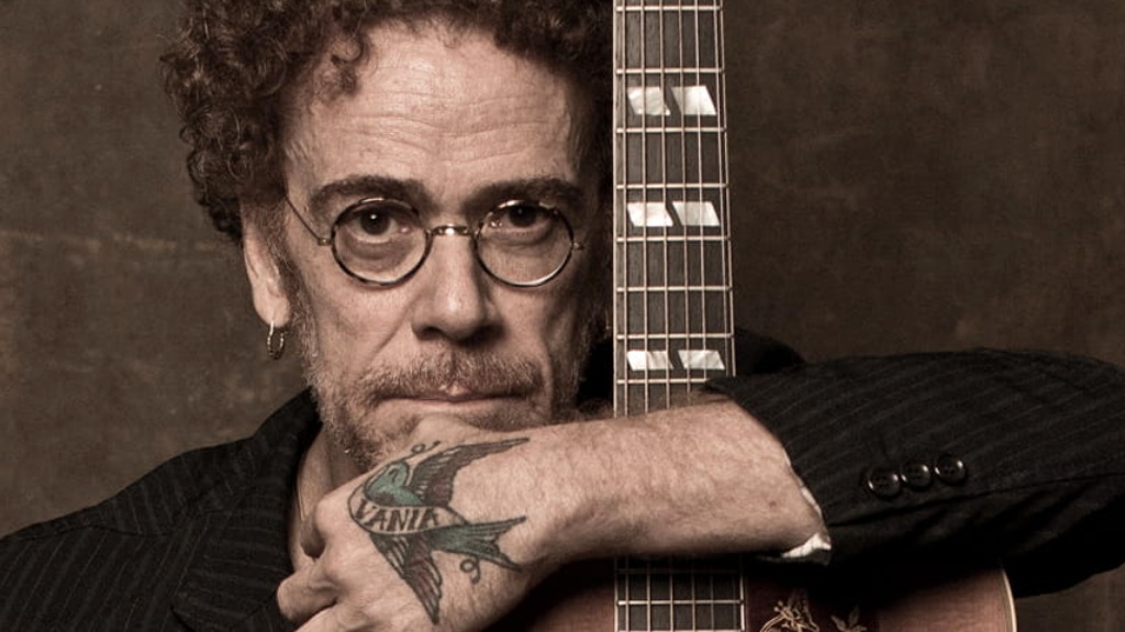 Nando Reis se apresenta neste sábado