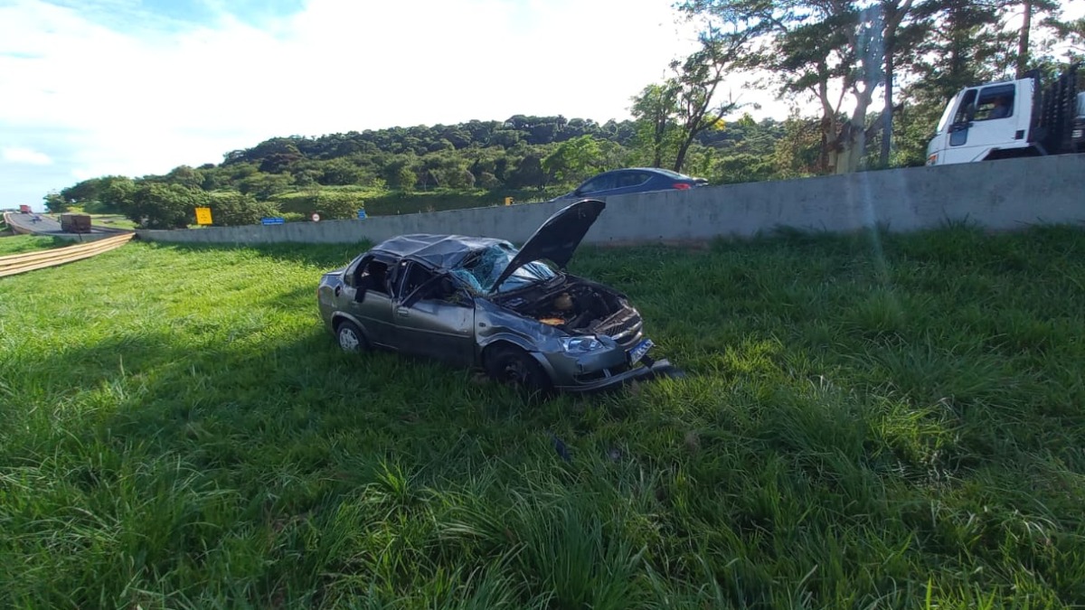 Mulher fica ferida após perder