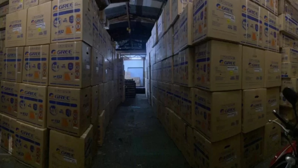 Polícia apreende carga roubada de aparelhos