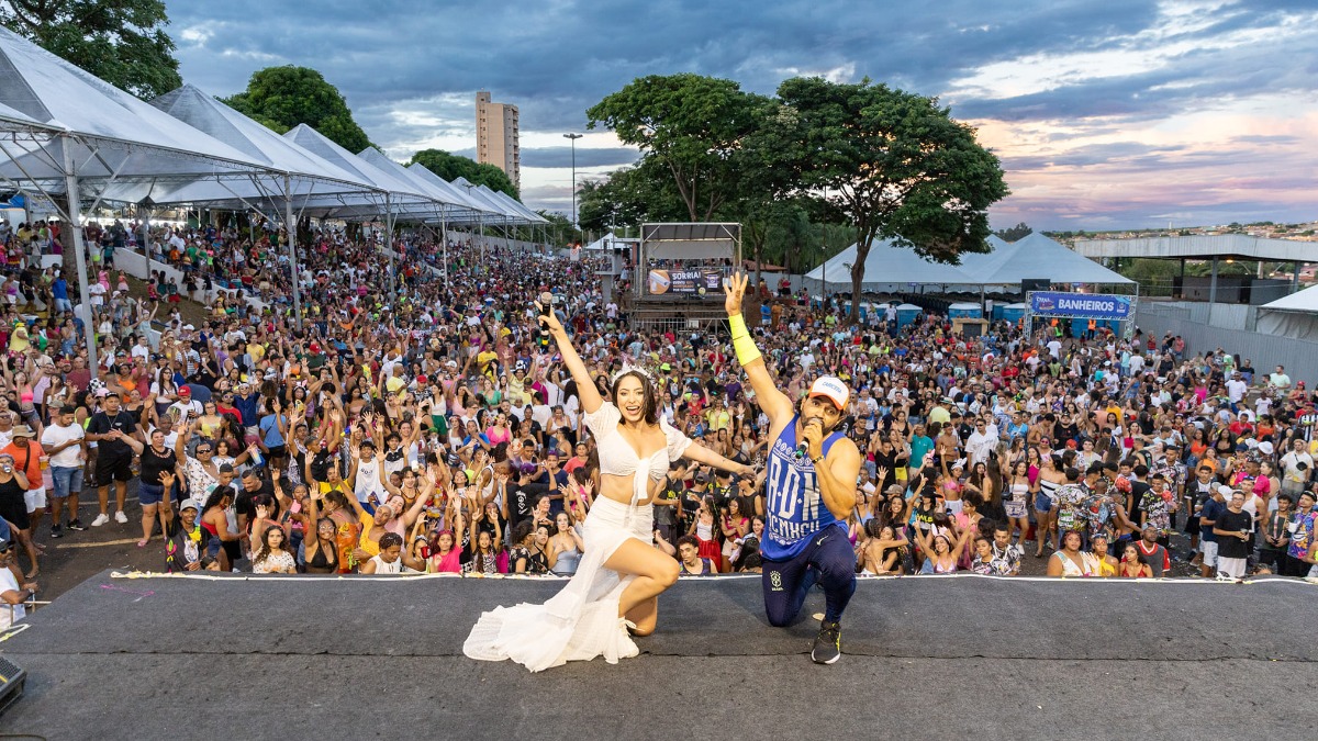 desperdício dinheiro público