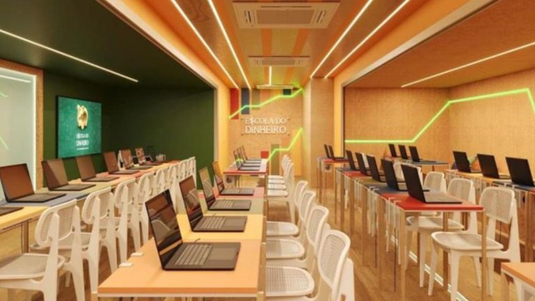 Carreta itinerante “Escola do Dinheiro” busca