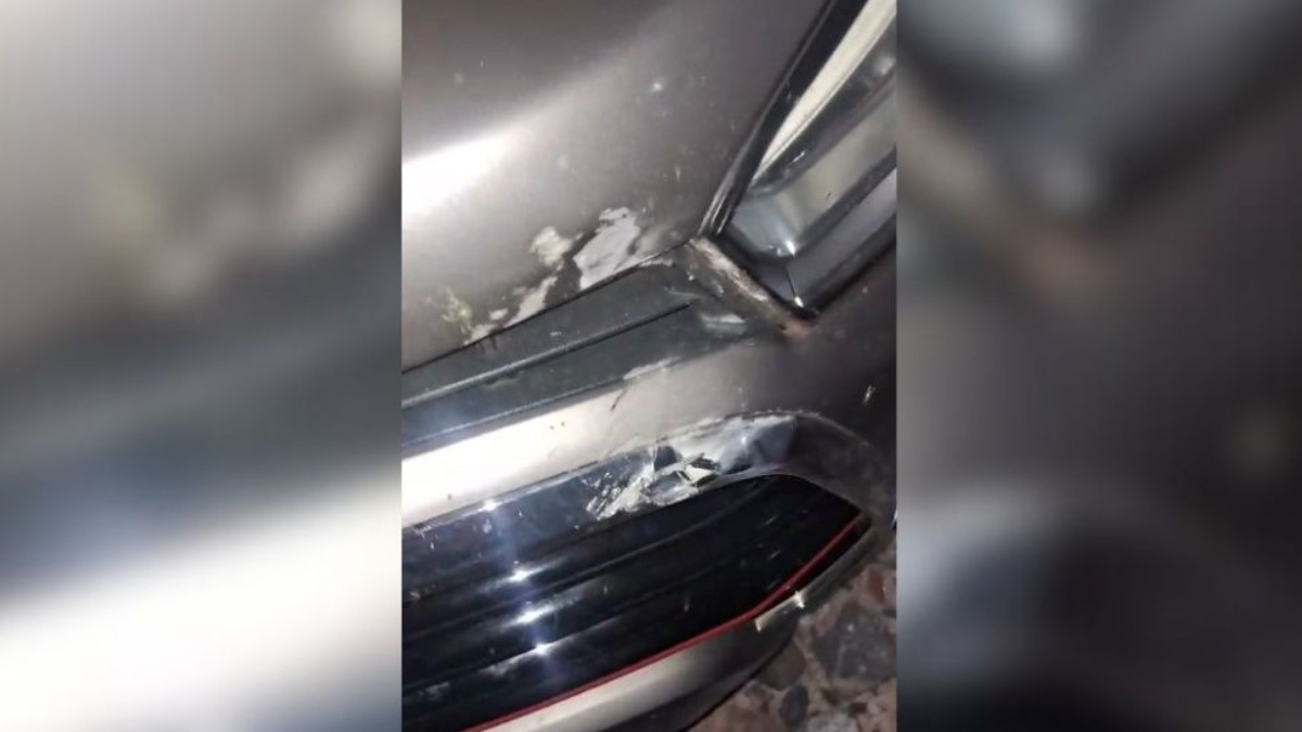 pedras contra carros