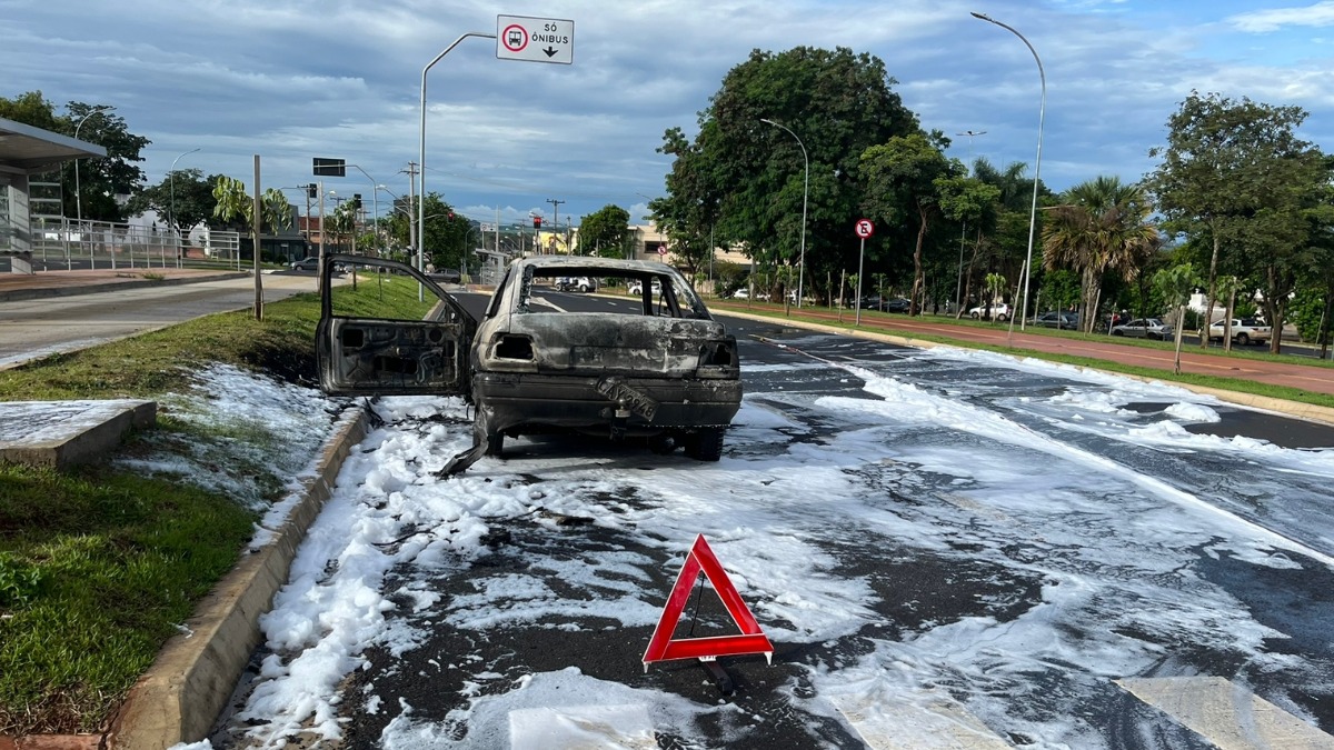 incêndio carro Ribeirão