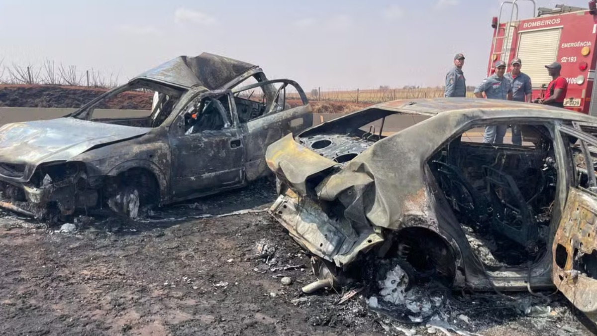 Acidente na rodovia Armando de Sales