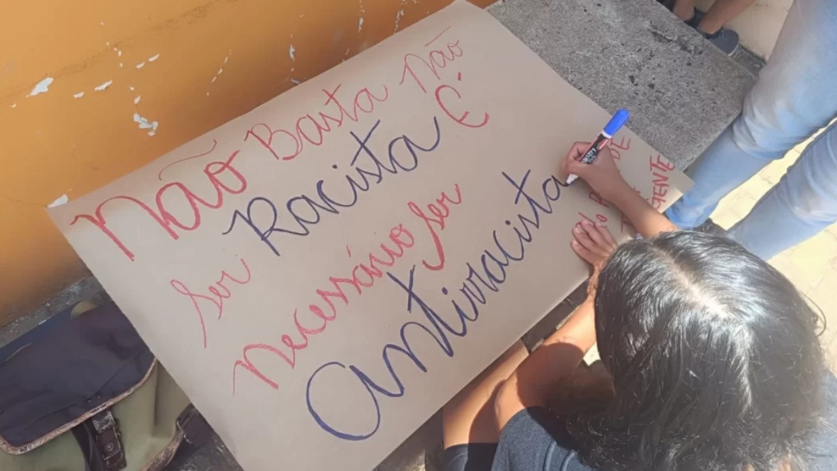 Pixações racistas UFSCar