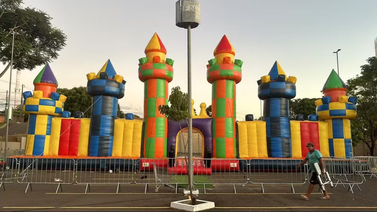Castelo inflável furtado em golpe do