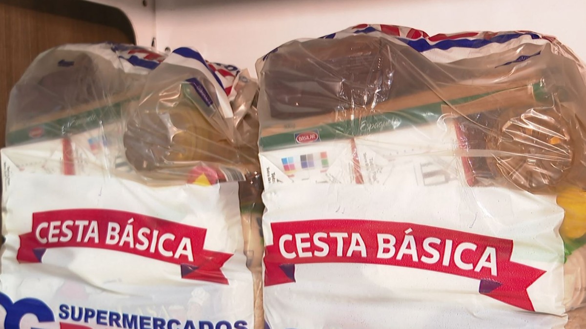 Cesta básica equivale a 56% da