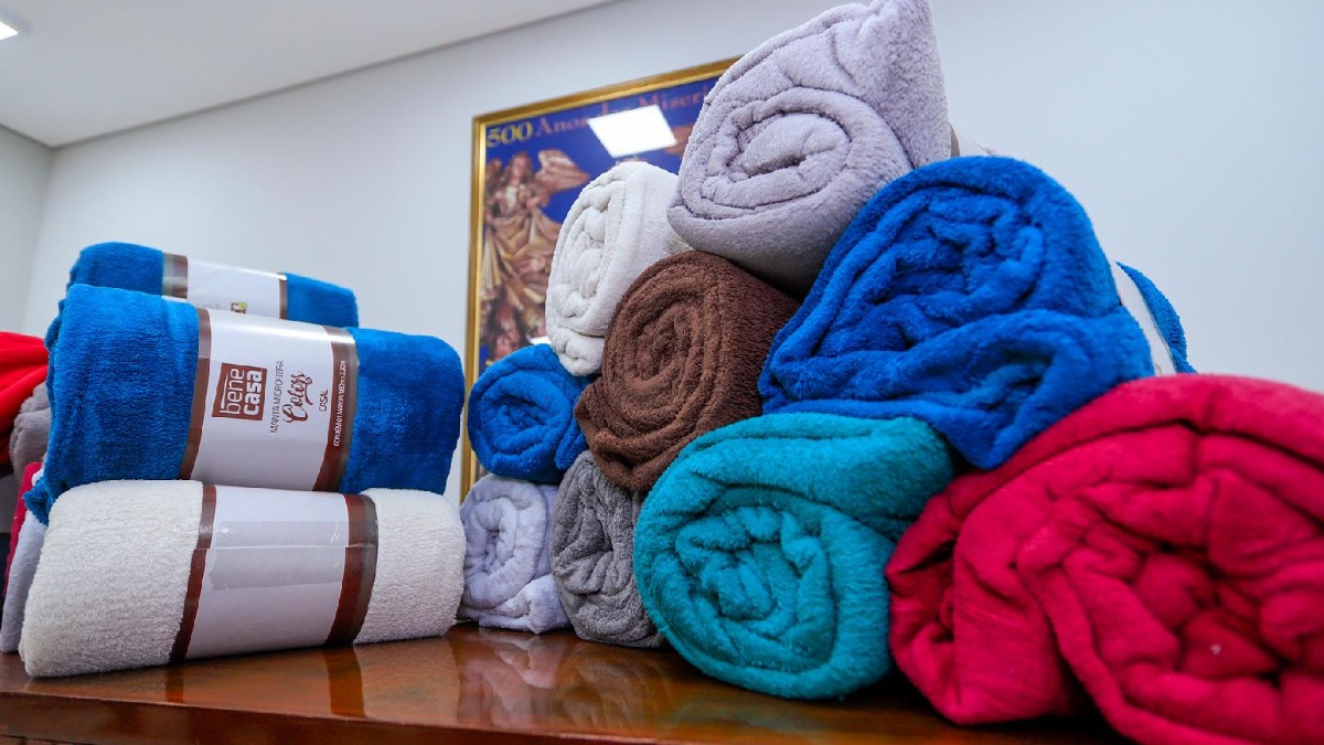 doação cobertores Santa Casa