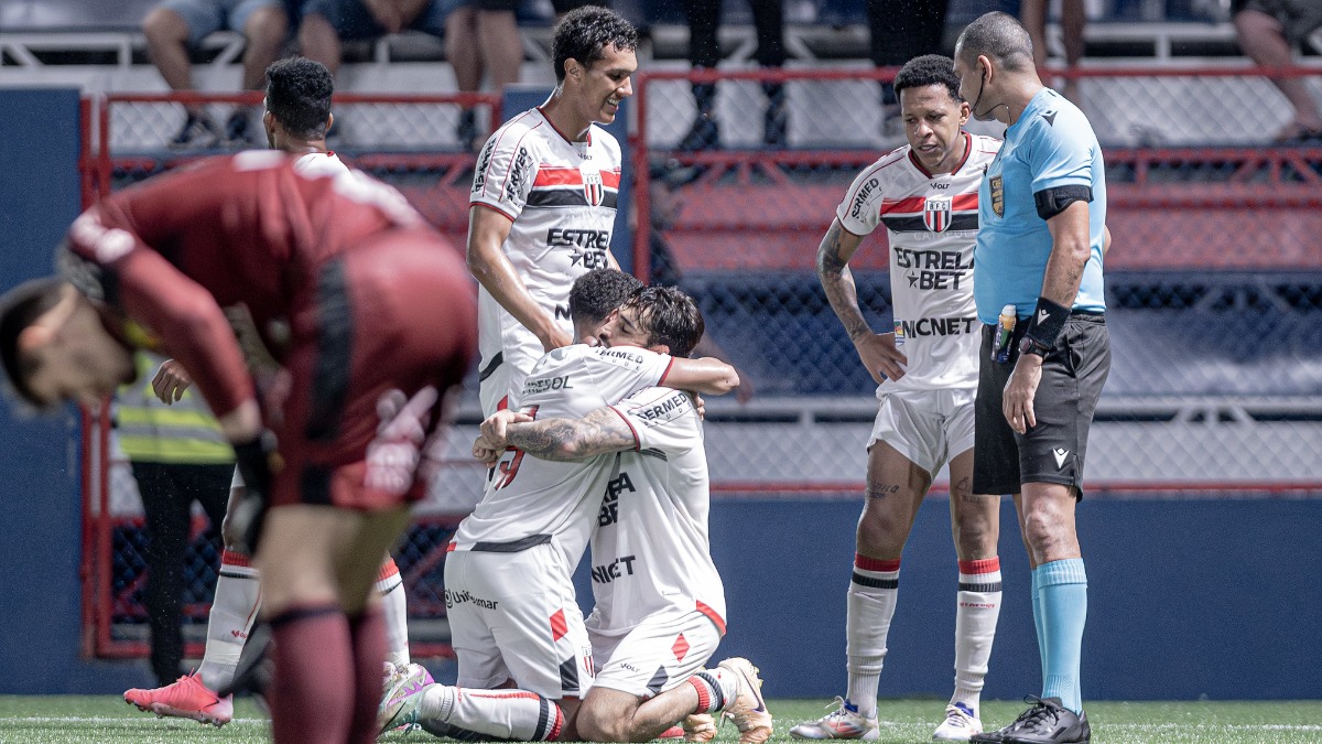 Vitória contra o Ceará pode livrar