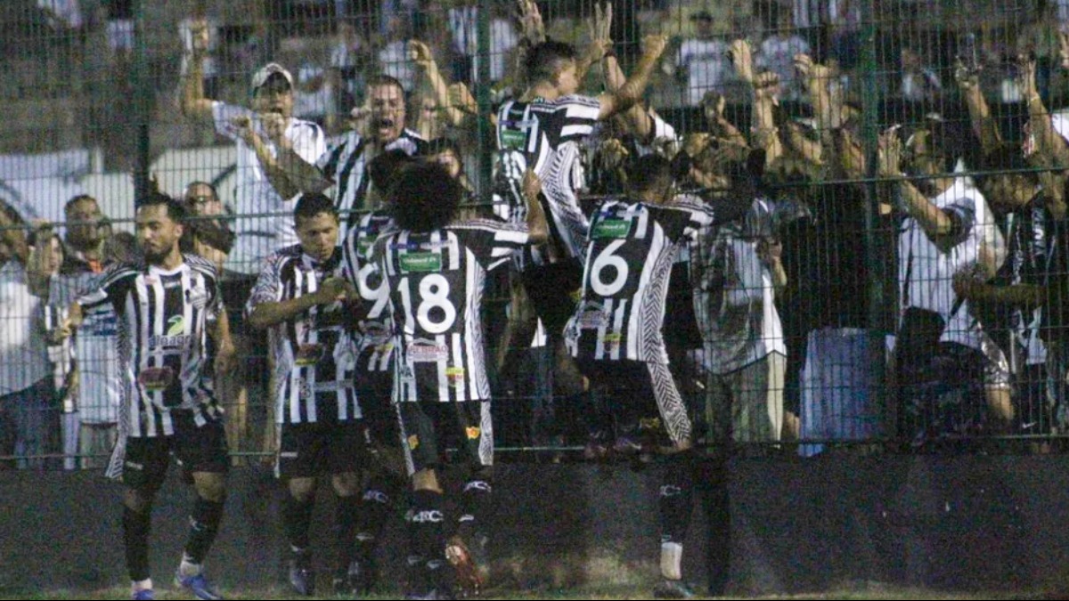 renovação contrato jogadores Comercial