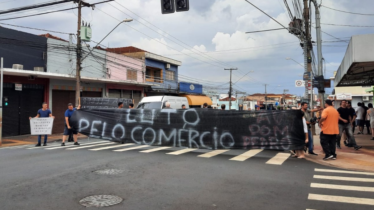proibição estacionamento avenida Dom Pedro I