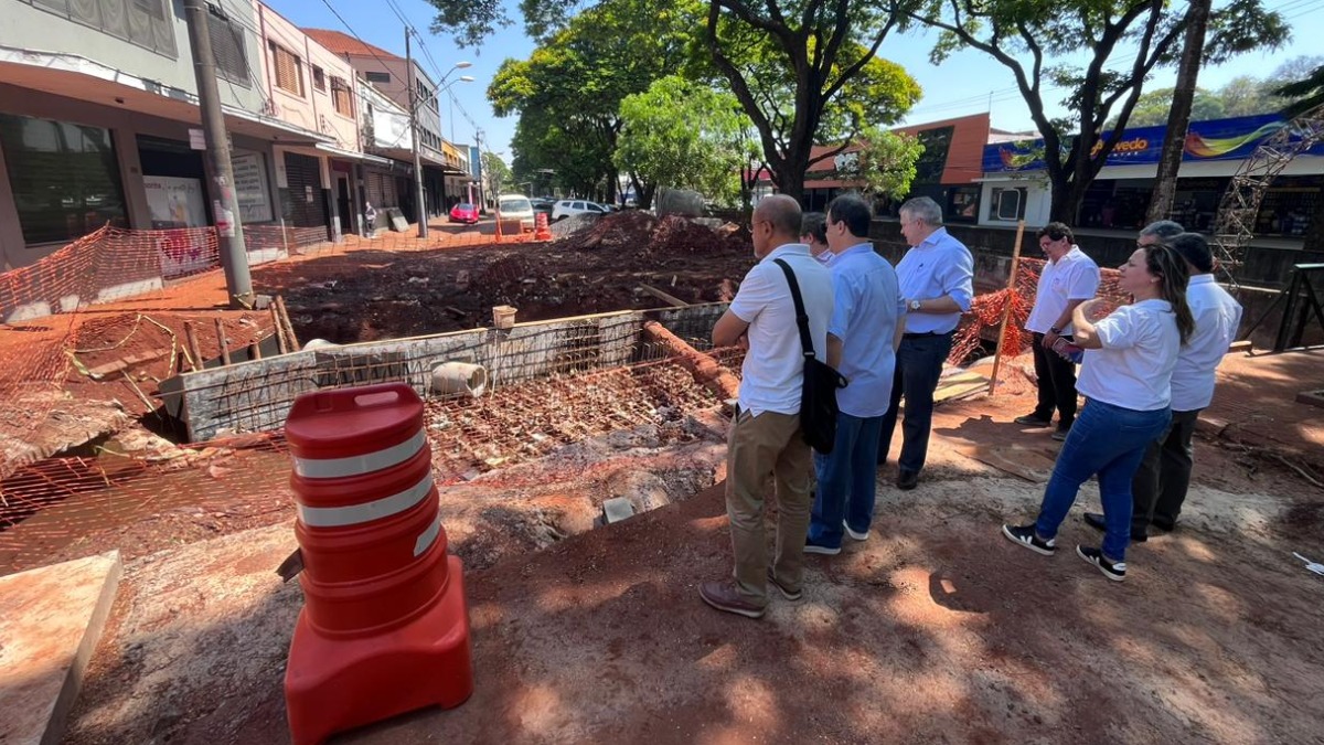 obras avenida Francisco Junqueira