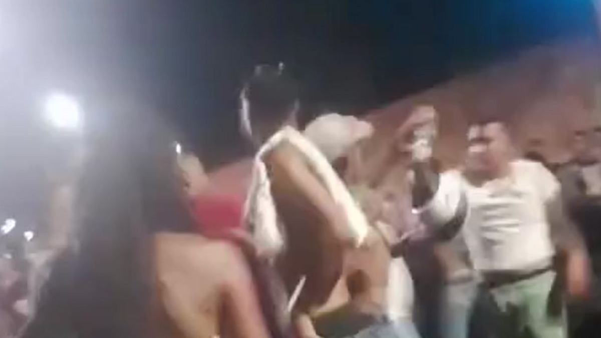 Homem morre após ser baleado durante