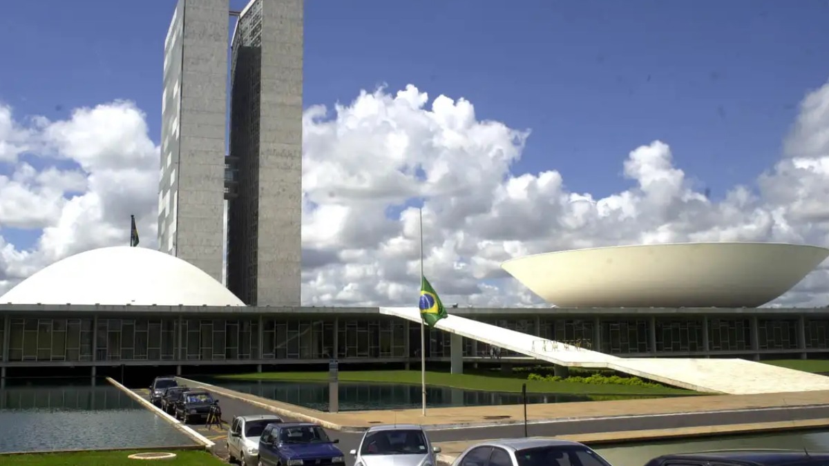 Pré-candidaturas: muitos nomes colocados na mesa, mas poucas definições