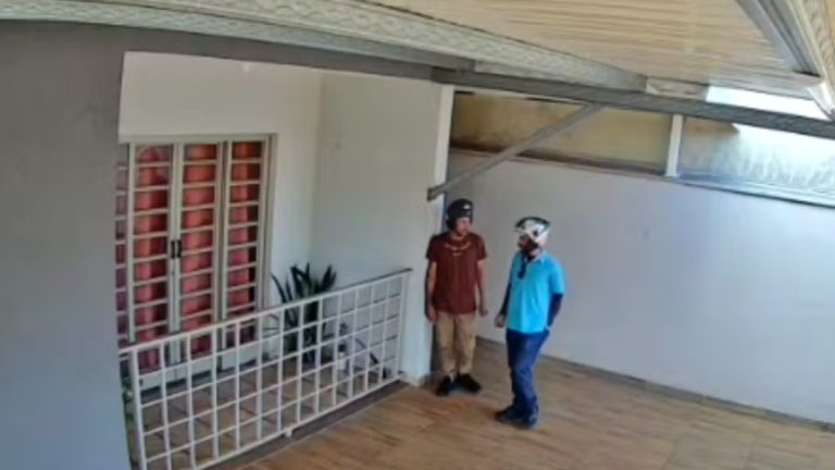 Dupla de criminosos invade prédios na