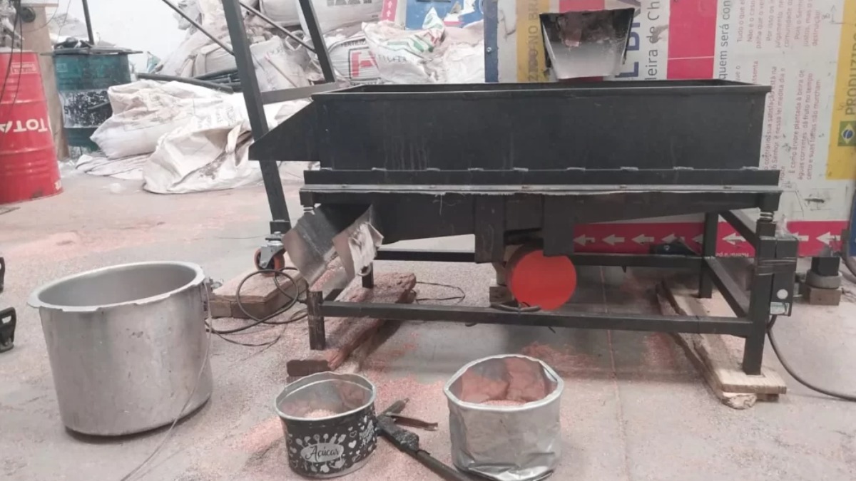 Polícia Civil descobre barracão que operava