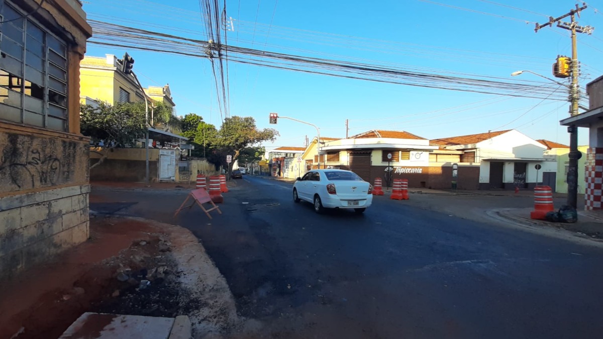 Interdições na rua Capitão Salomão
