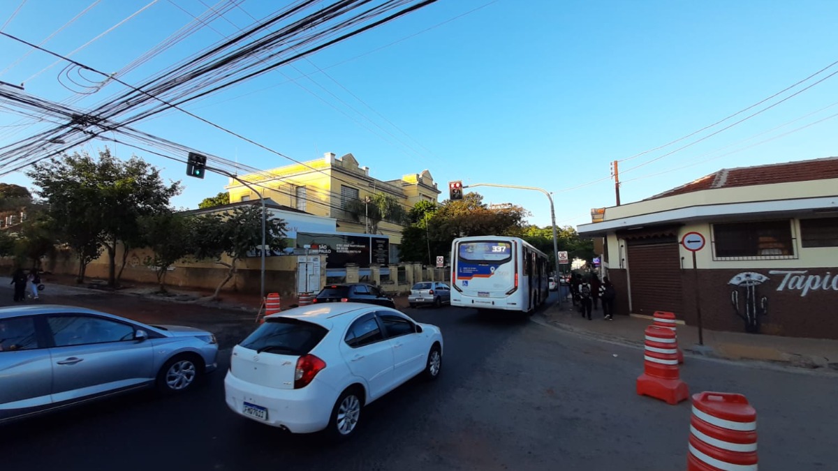 sinalização cruzamento Campos Elíseos