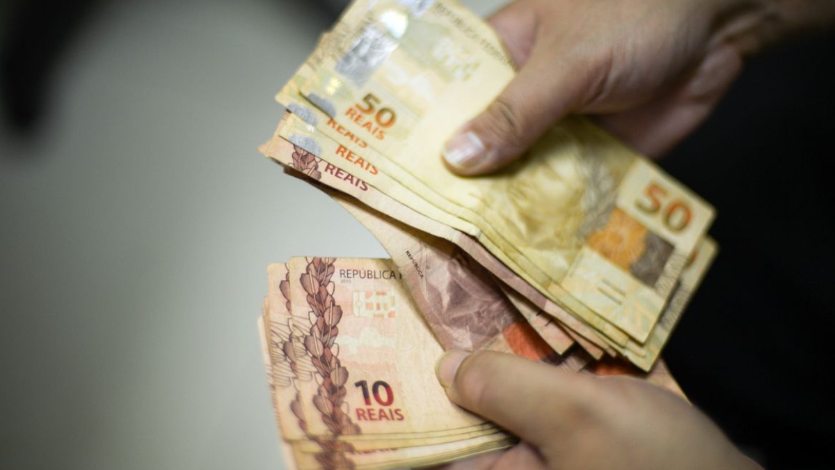 salário mínimo brasileiro