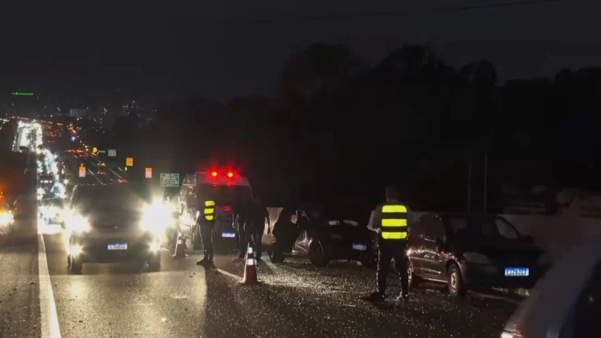 Engavetamento com feridos