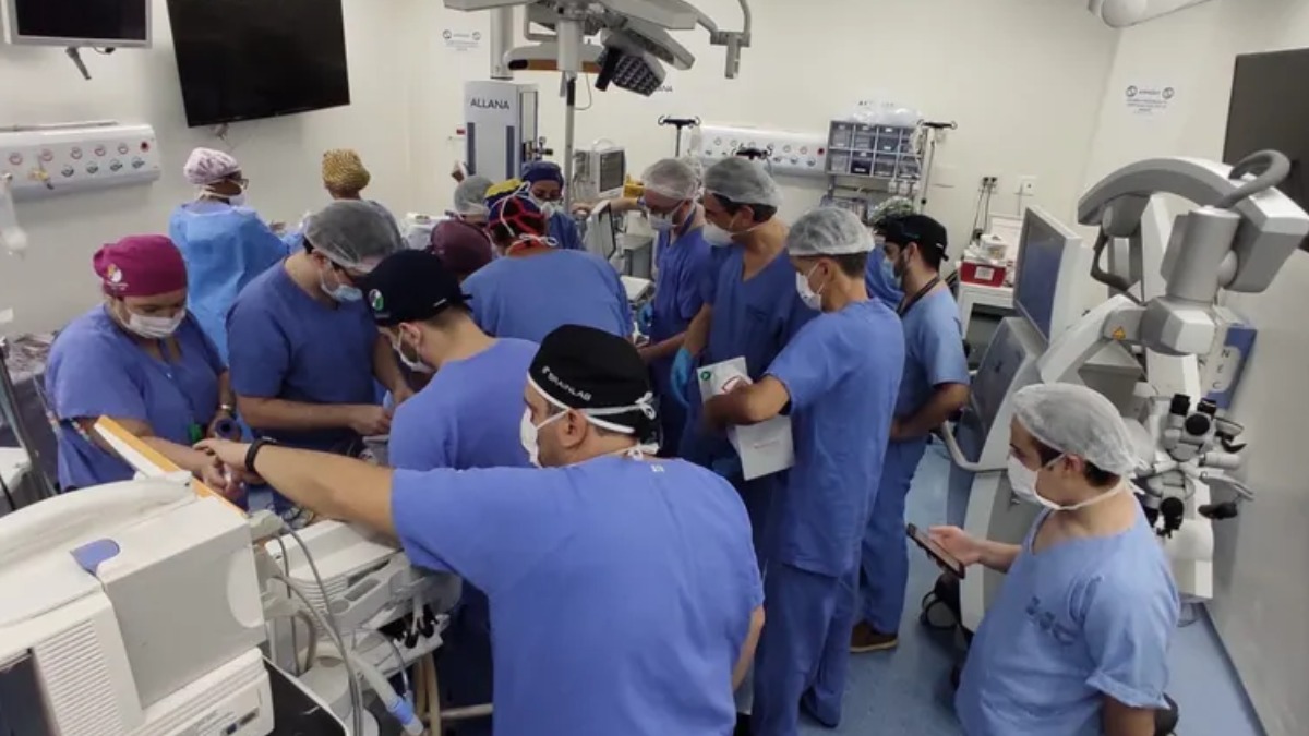 cirurgia gêmeas siamesas