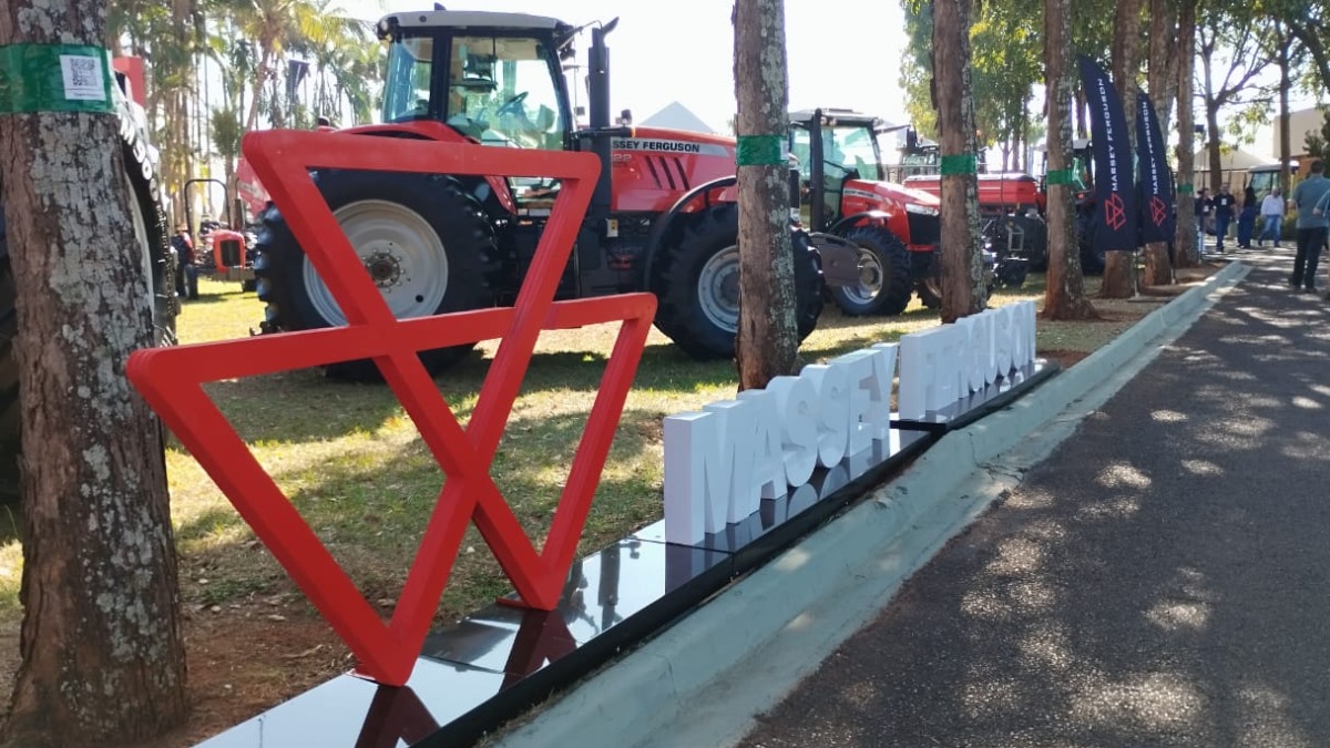 Coopercitrus Expo recebe mais de 160